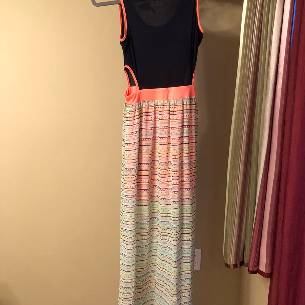 Summer dress - Picture 2 of 6